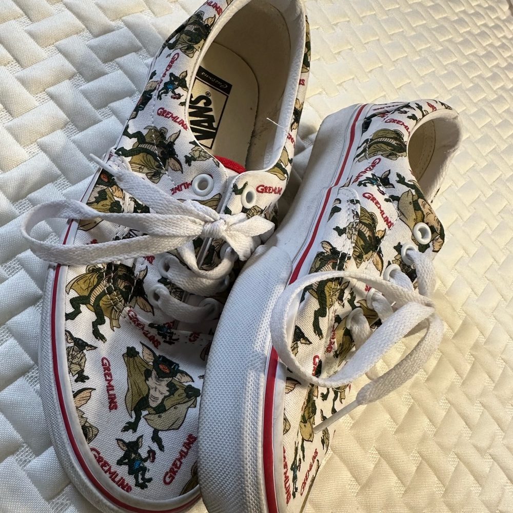Custom gremlins vans
